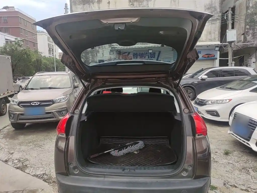 Peugeot 2008 2014 1.6L Automatic Trend Edition фото 19
