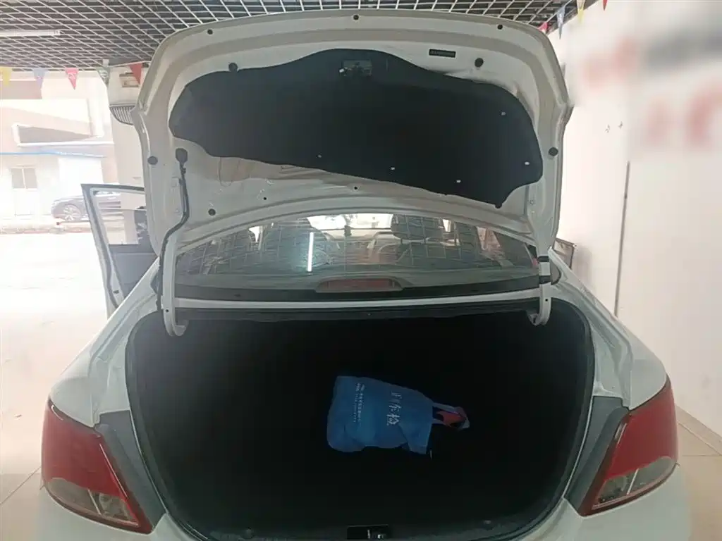 Hyundai Verna 2014 1.4L Automatic Smart GLS фото 19