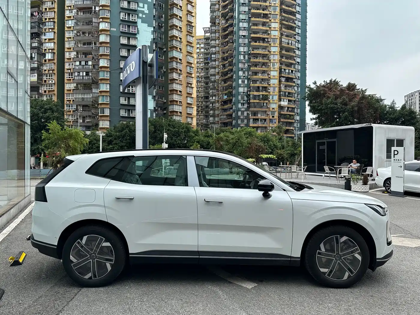 2026 Volvo XC70 Plug-in Hybrid
