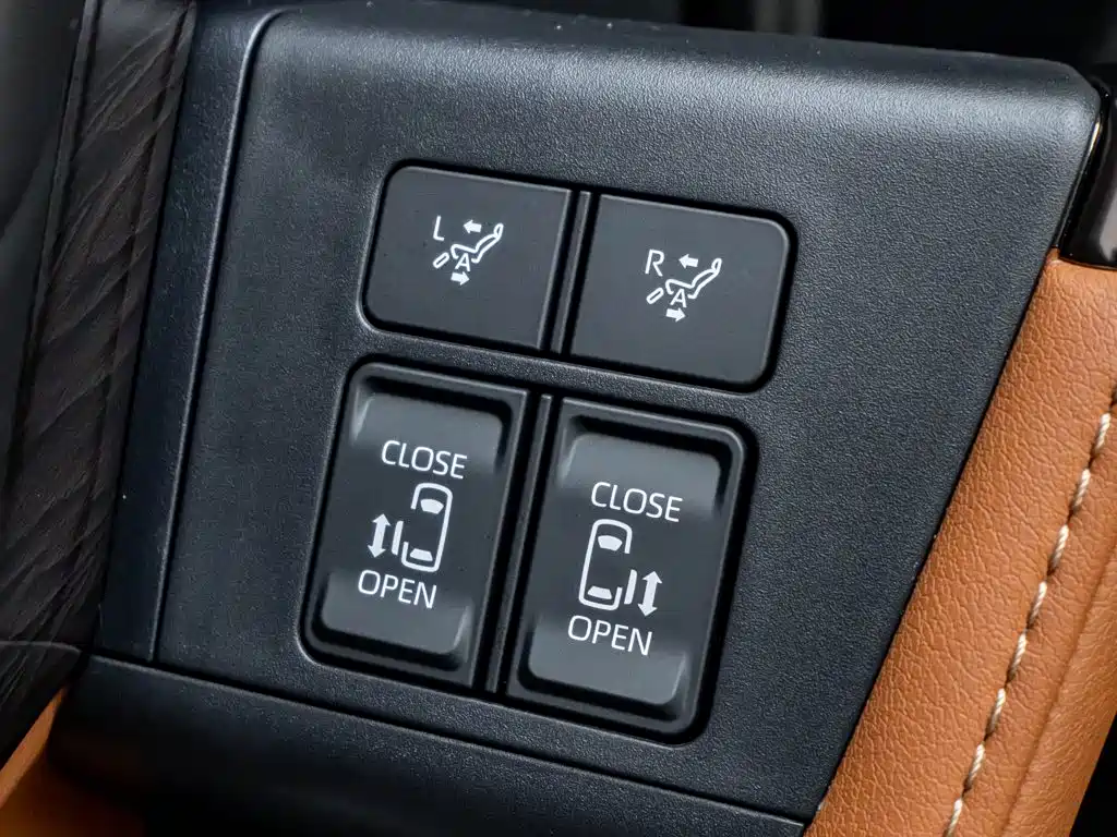 Toyota Alphard 2025 2024 Hybrid 2.5L Ultimate Enjoyment Edition