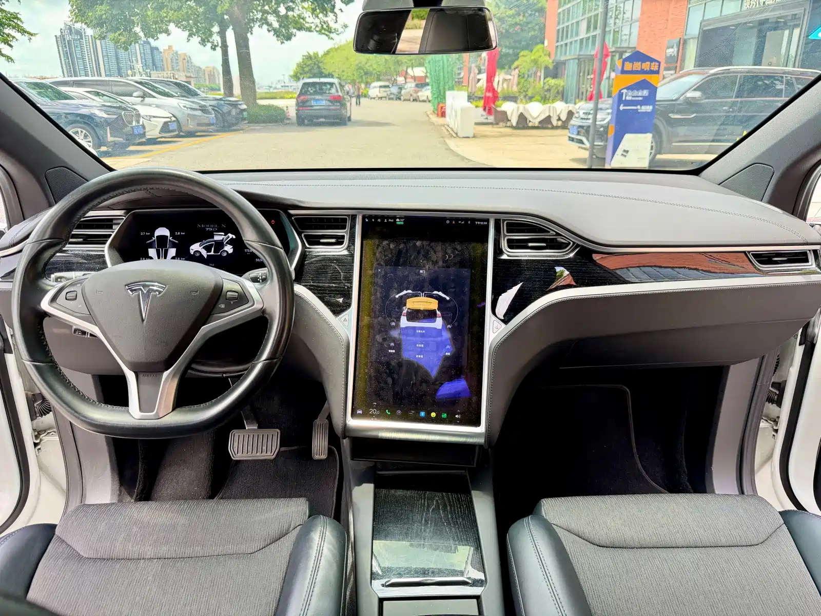 Фото 16 - Tesla Model X