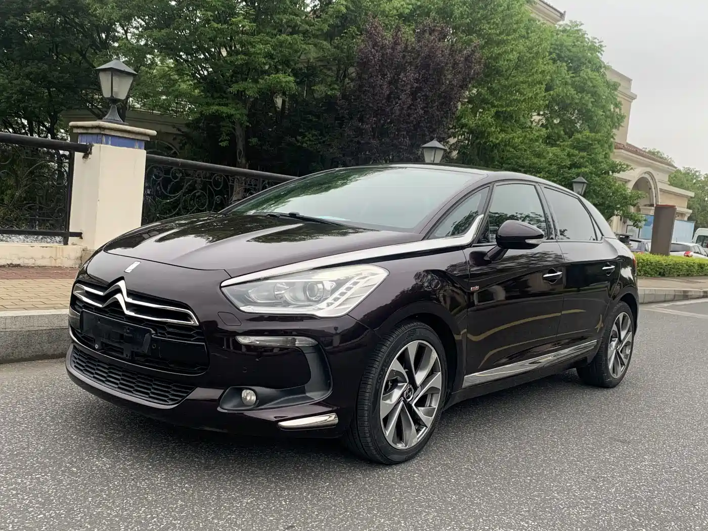 2015 DS 5
