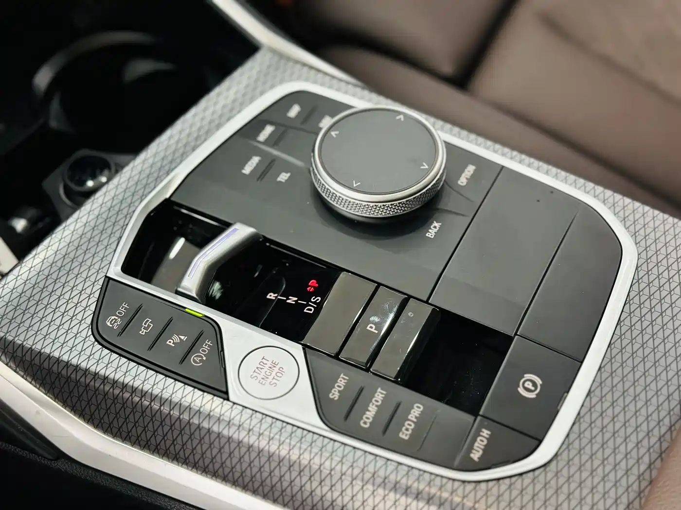 BMW 3 Series 2025 330Li M Sport Night Edition фото 15