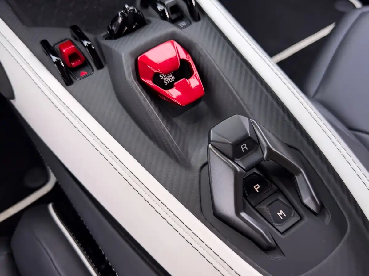 Lamborghini Revuelto 2025 2023 6.5L PHEV Standard