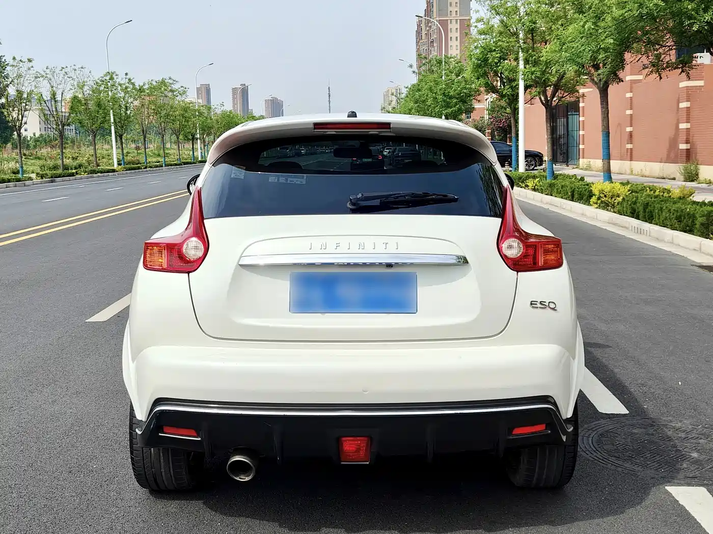 Infiniti ESQ 2018 2014 1.6L Free Edition