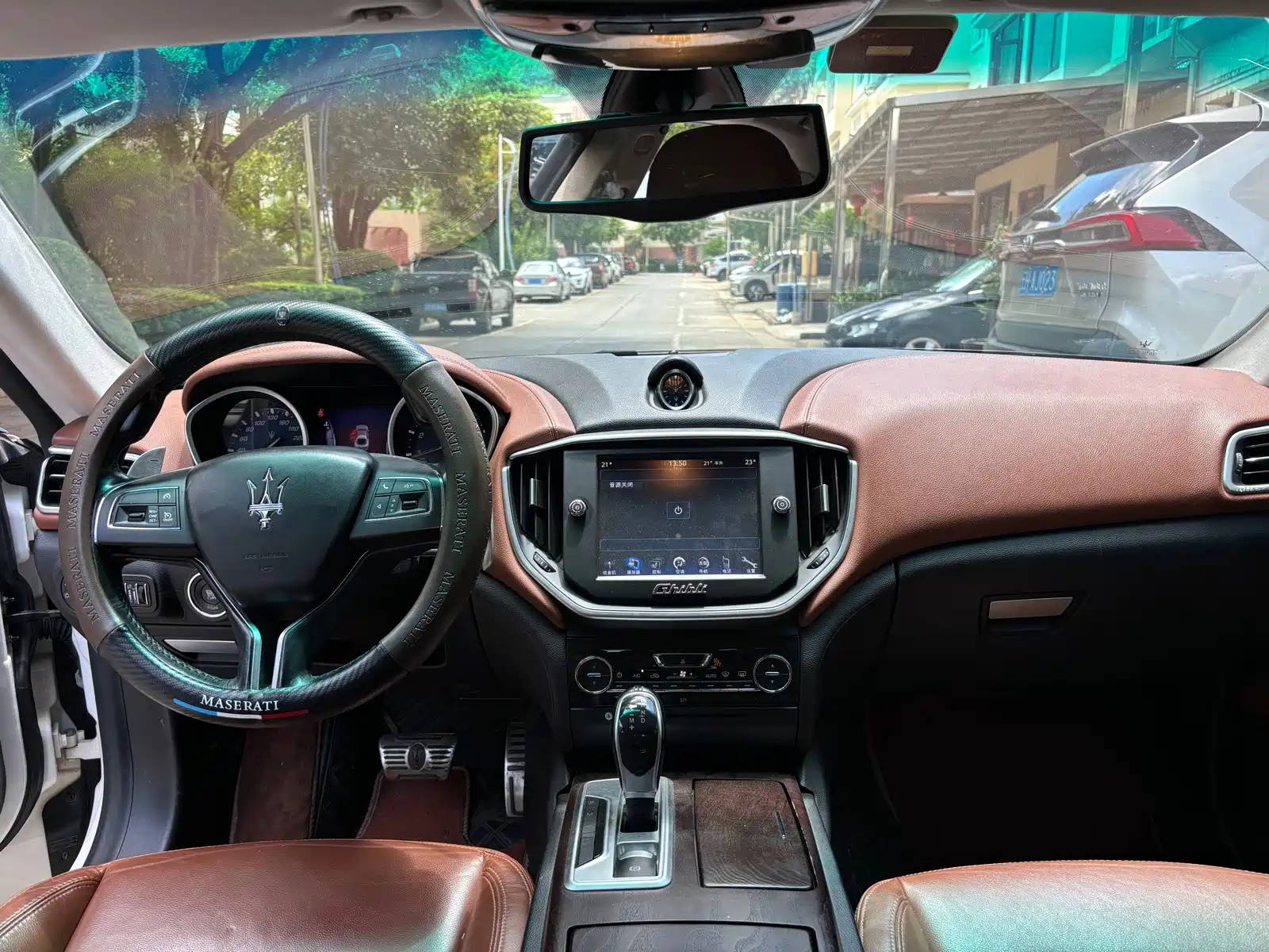 Photo 8 - Maserati Ghibli