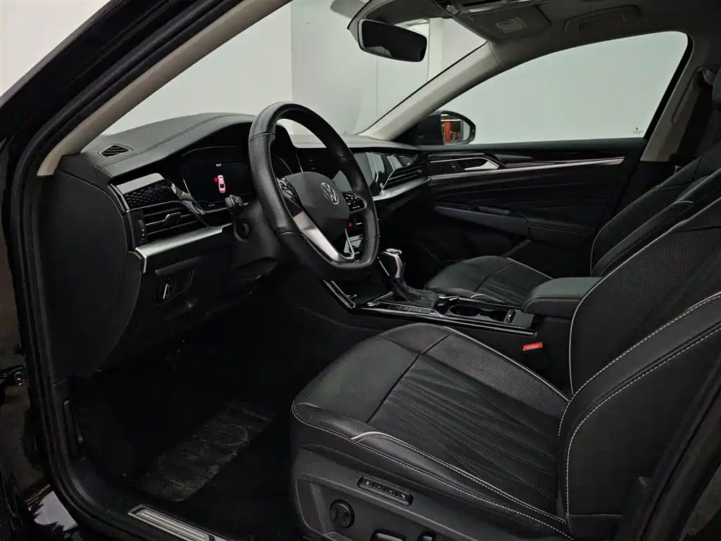 Volkswagen Passat 2022 330TSI Premium Edition фото 3