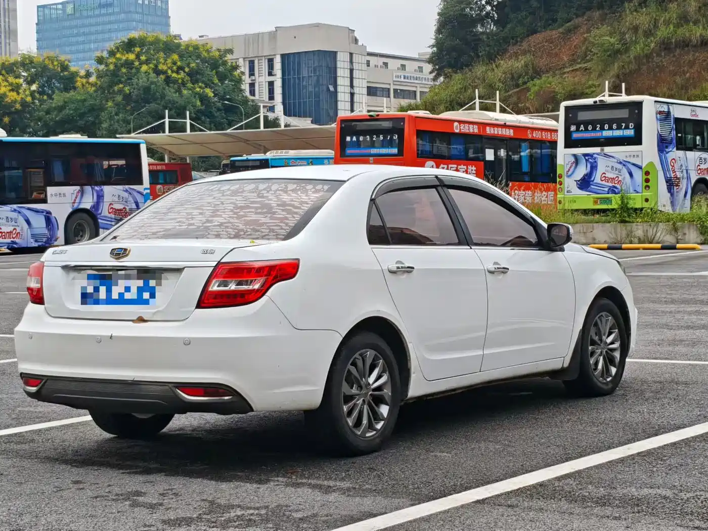 Фото 9 - Geely Vision
