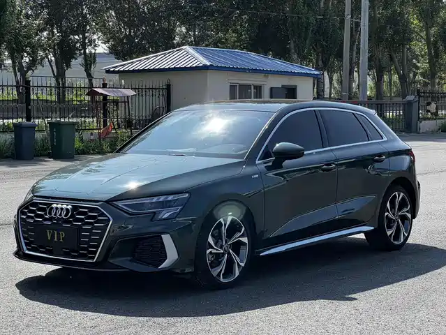Audi A3 Sportback 35 TFSI, Стиль Спорт