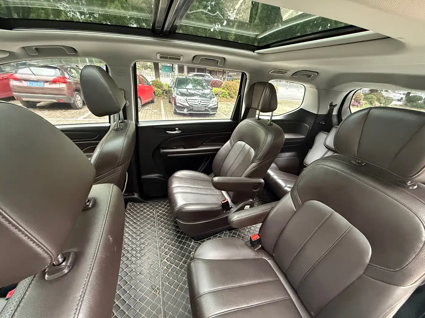 GAC Trumpchi Trumpchi M6 2019 270T Automatic Honor (6-seater) China V фото 6