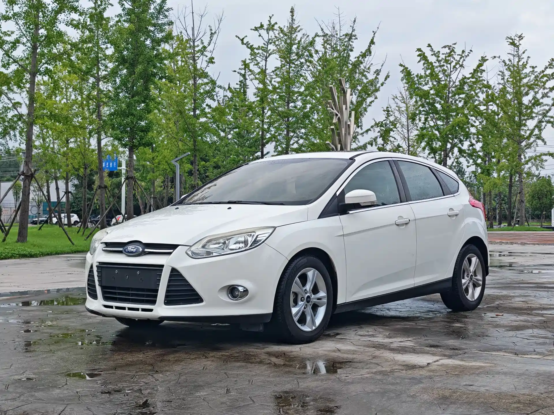 Фото 1 - Ford Focus