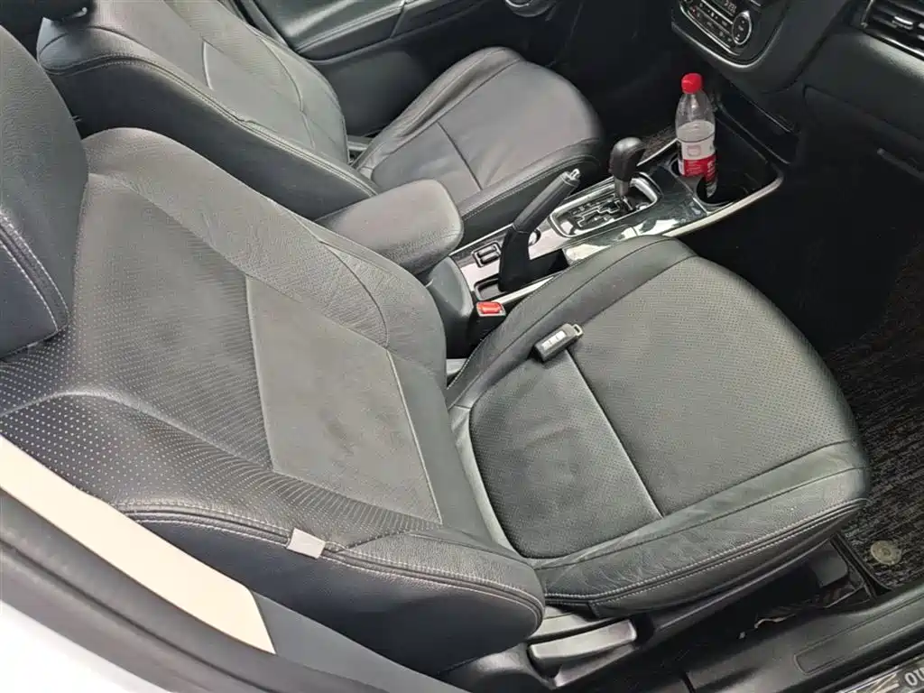 Mitsubishi Outlander 2018 2.0L 2WD Jiale Edition 7-seater фото 25