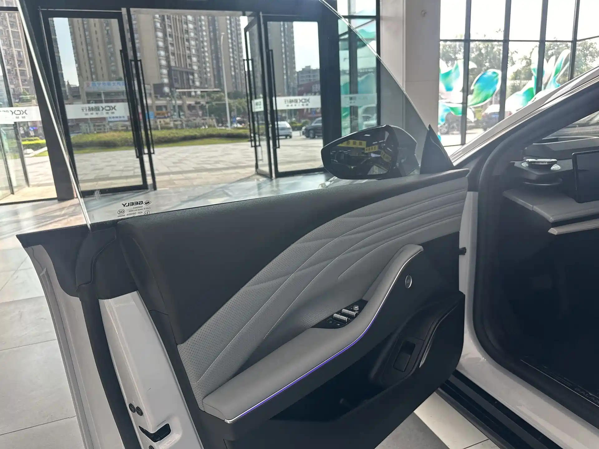 Фото 16 - Geely Galaxy Galaxy E8