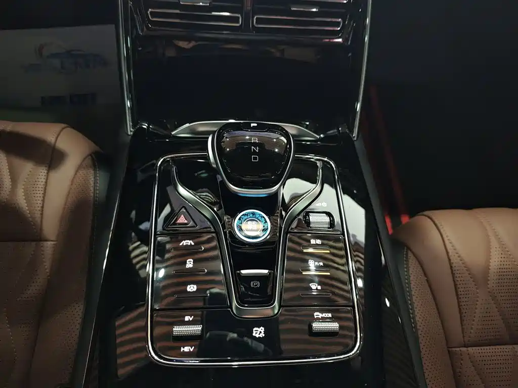 BYD Tang New Energy 2023 Model DM-i Champion Edition 112KM Deluxe фото 6