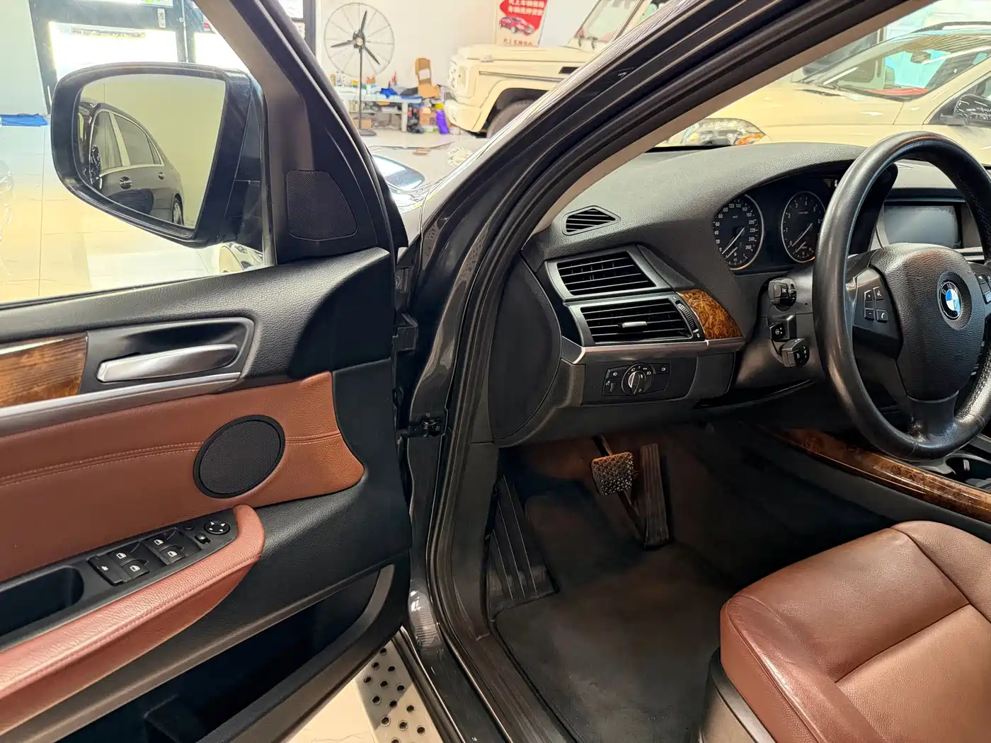 BMW X5 (Import) 2012 2011 xDrive35i Leading Edition