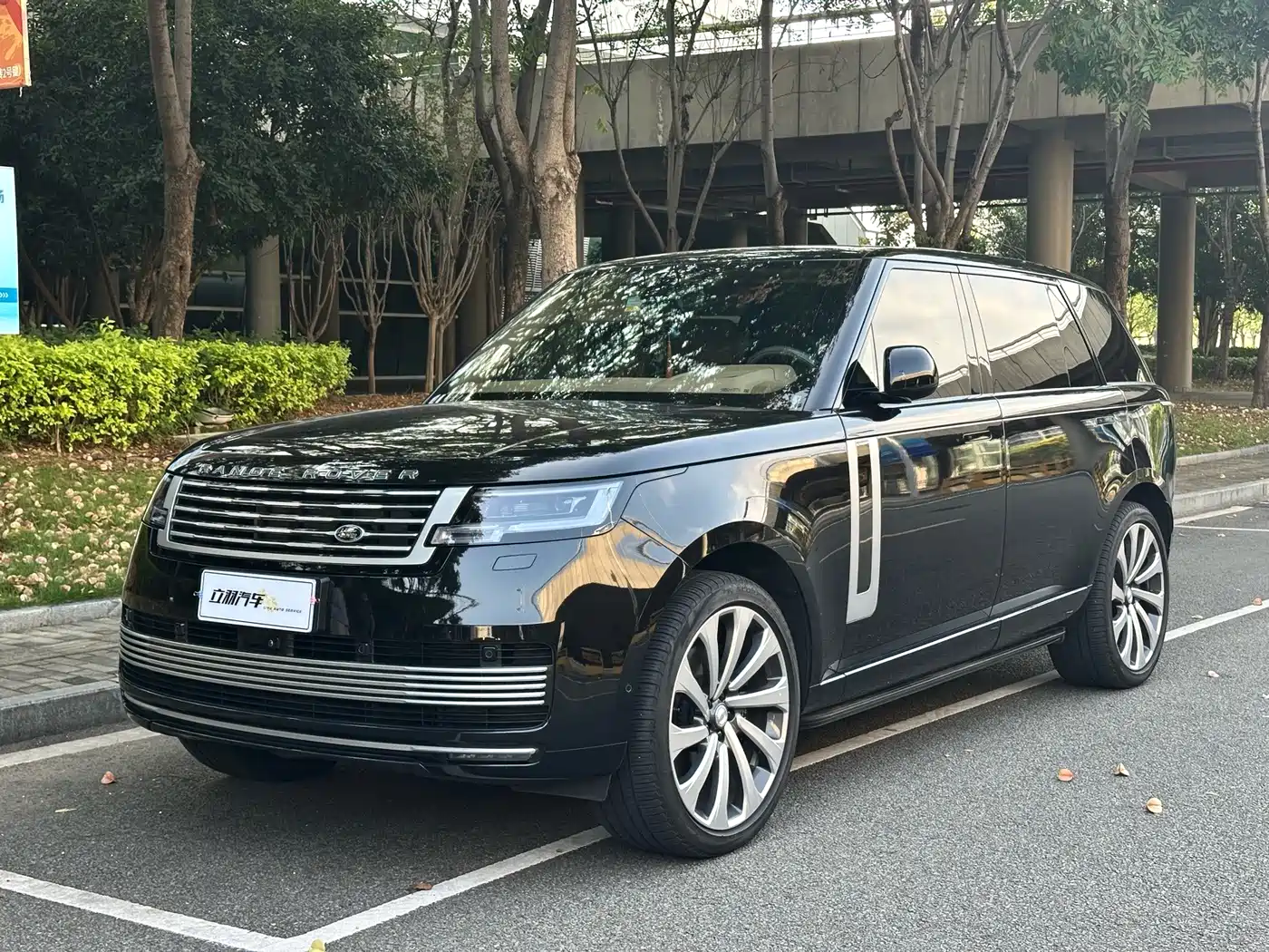 Land Rover Range Rover 2025 2024 3.0 L6 400PS SV Honor Genesis Extended