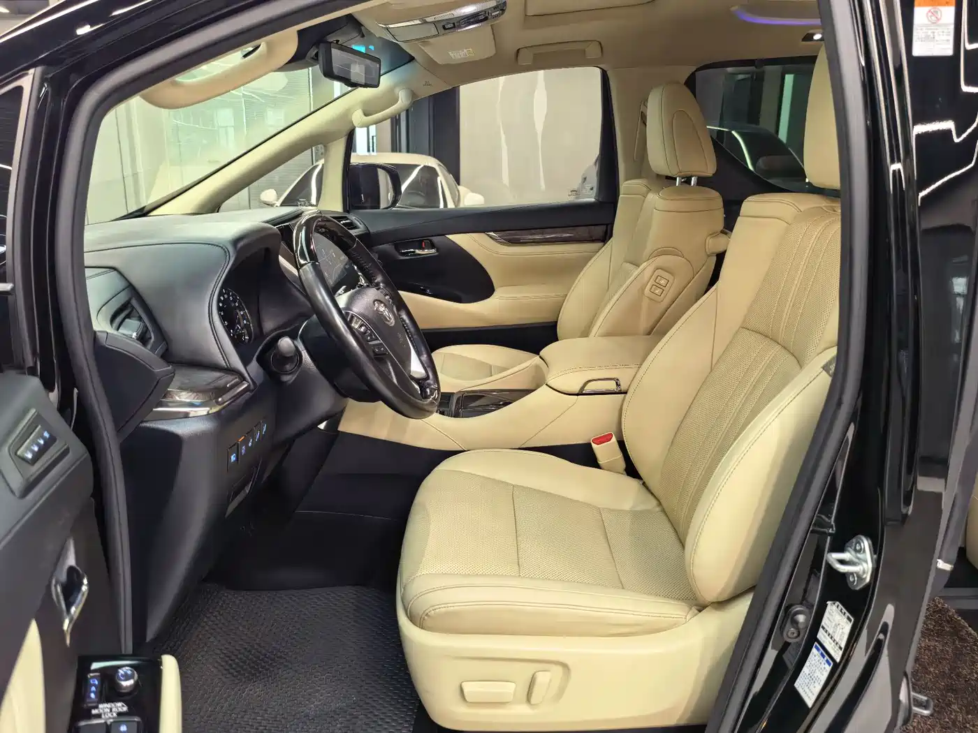 Toyota Alphard 2021 Hybrid 2.5L Premium фото 8