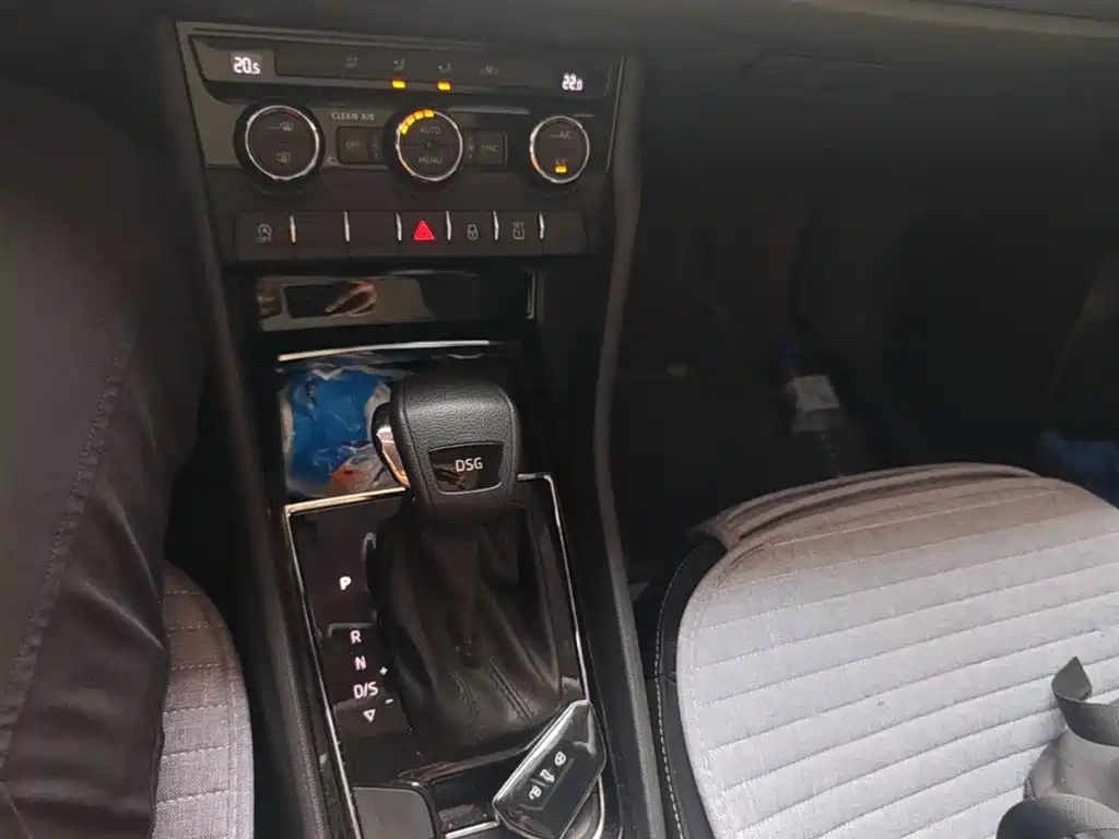 Škoda Kodiaq 2017 TSI330 5-seater 2WD Comfort Edition фото 14