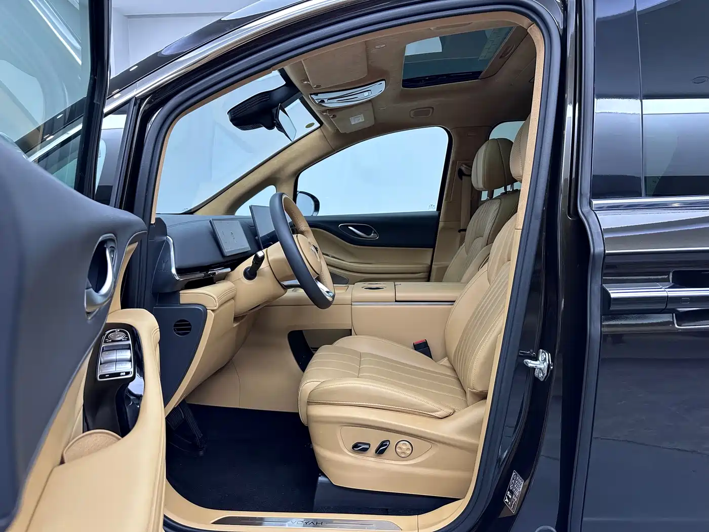 Voyah Auto Voyah Dreamer 2025 PHEV AWD Flagship Kunpeng Edition фото 11