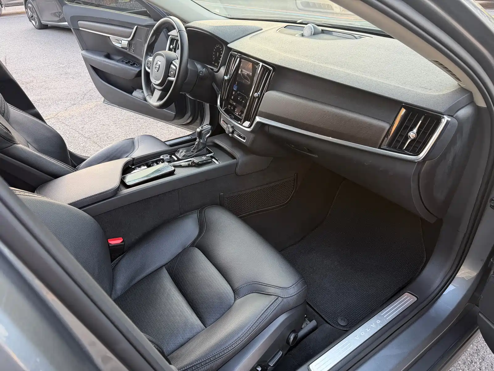 Photo 12 - Volvo V90