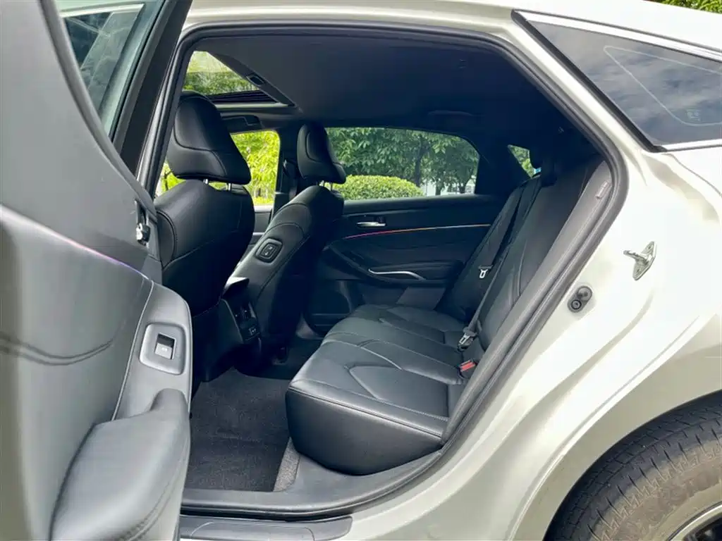 Toyota Avalon 2023 2.5L Luxury Edition фото 20