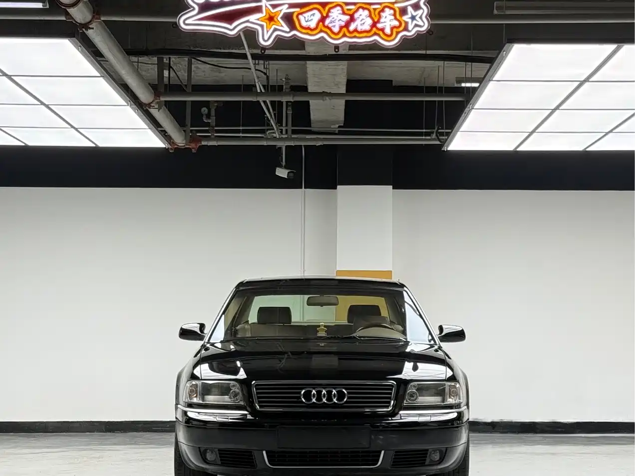 Фото 2 - Audi A8