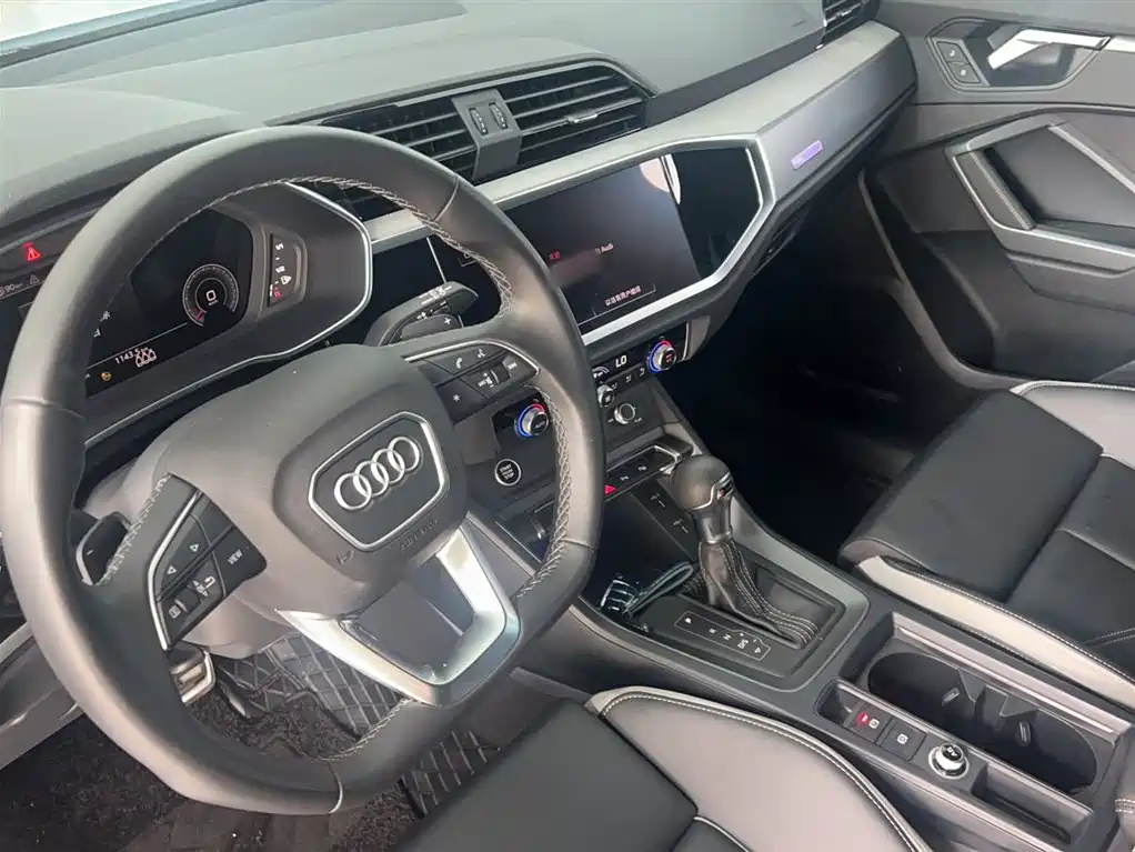 Audi Q3 2024 35 TFSI Fashion Sport фото 15