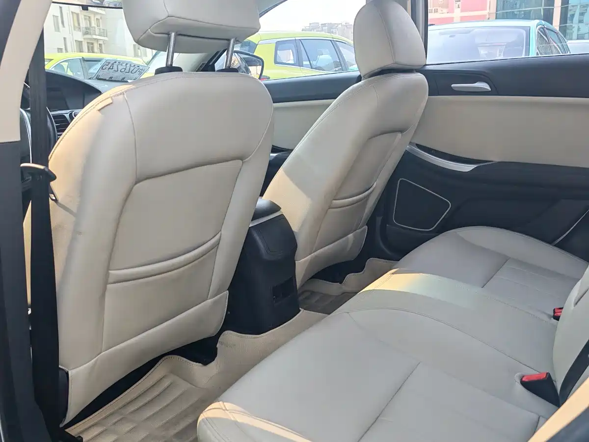 Roewe e550 2016 2016 Exclusive Edition