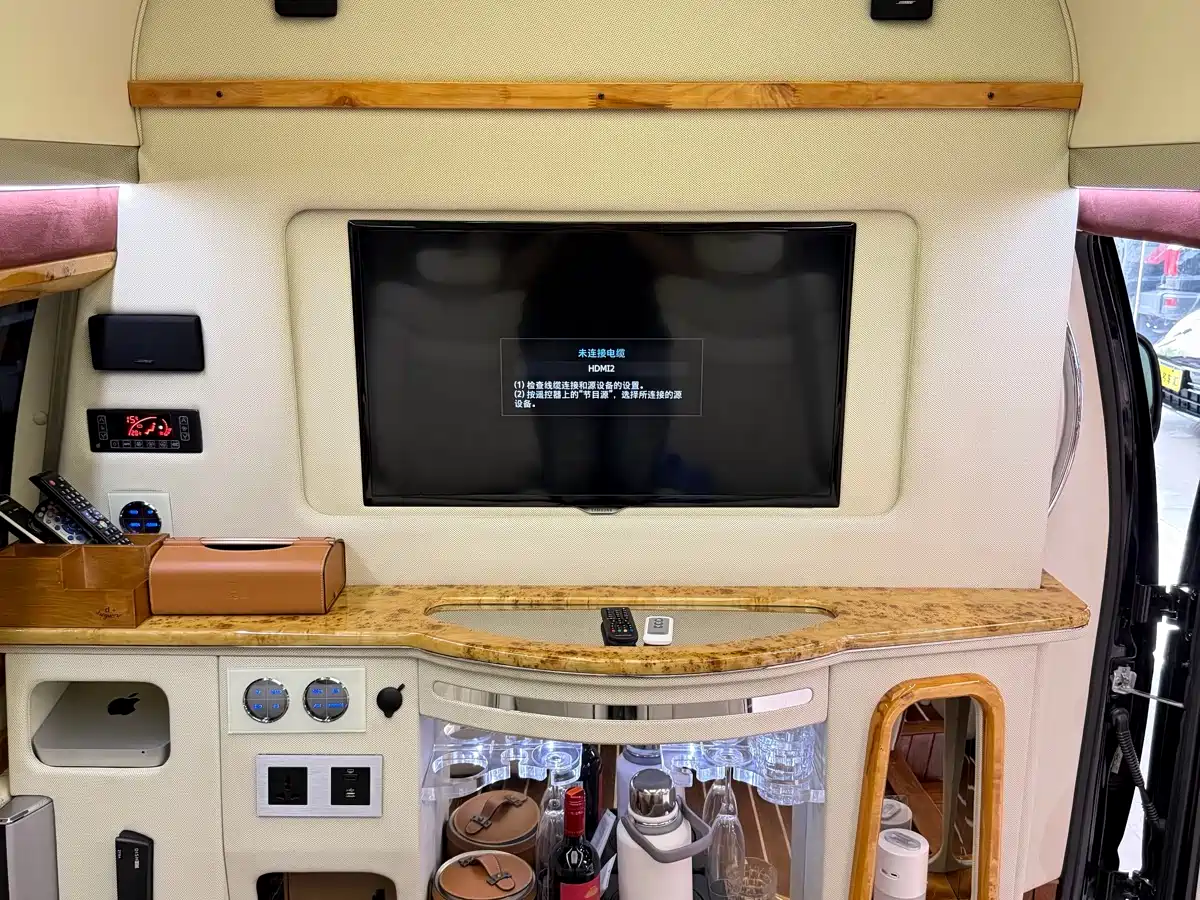 Ford E350 2014 2011 5.4L Platinum Edition