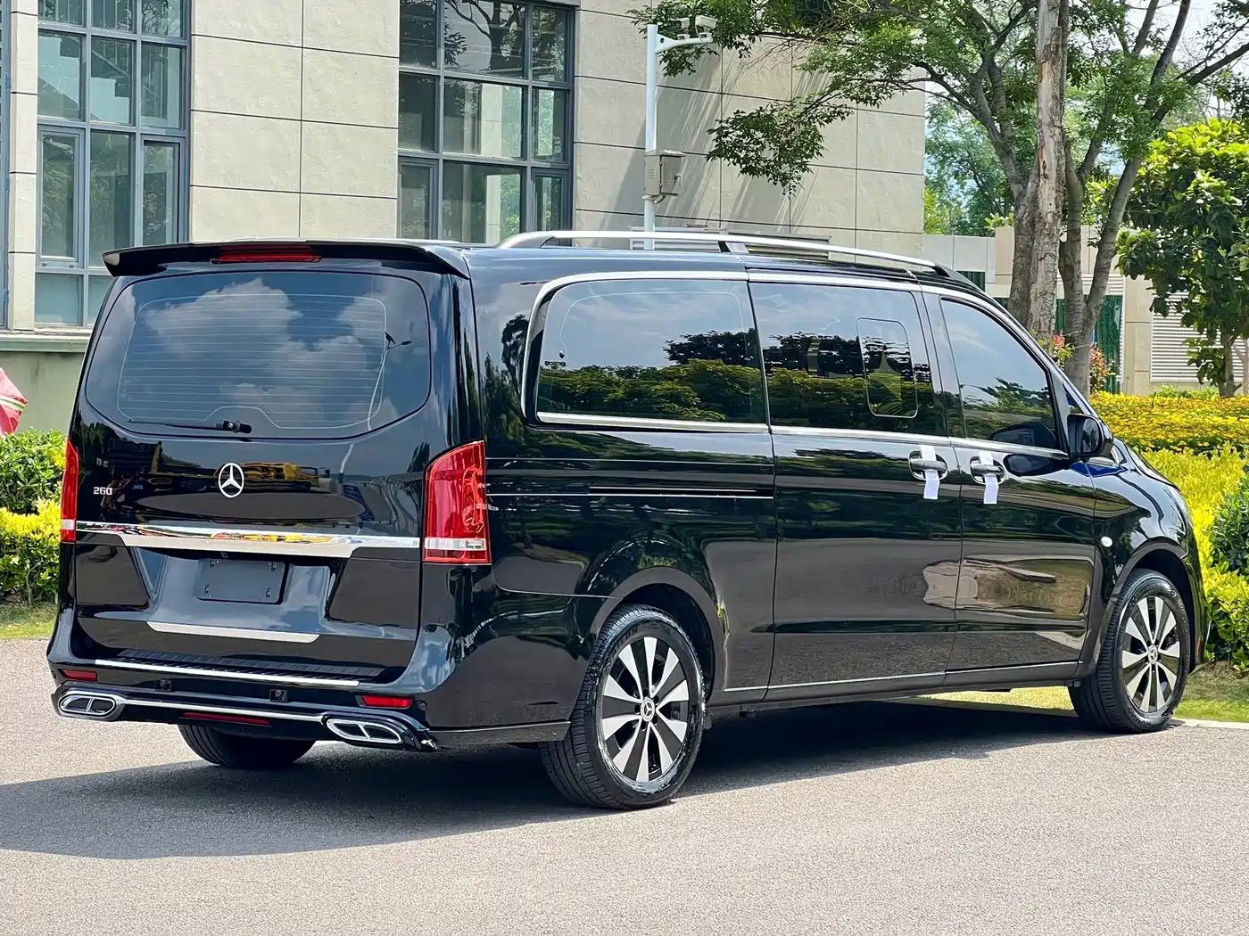 Mercedes-Benz Vito 2023 2.0T Elite 7-Seater фото 7