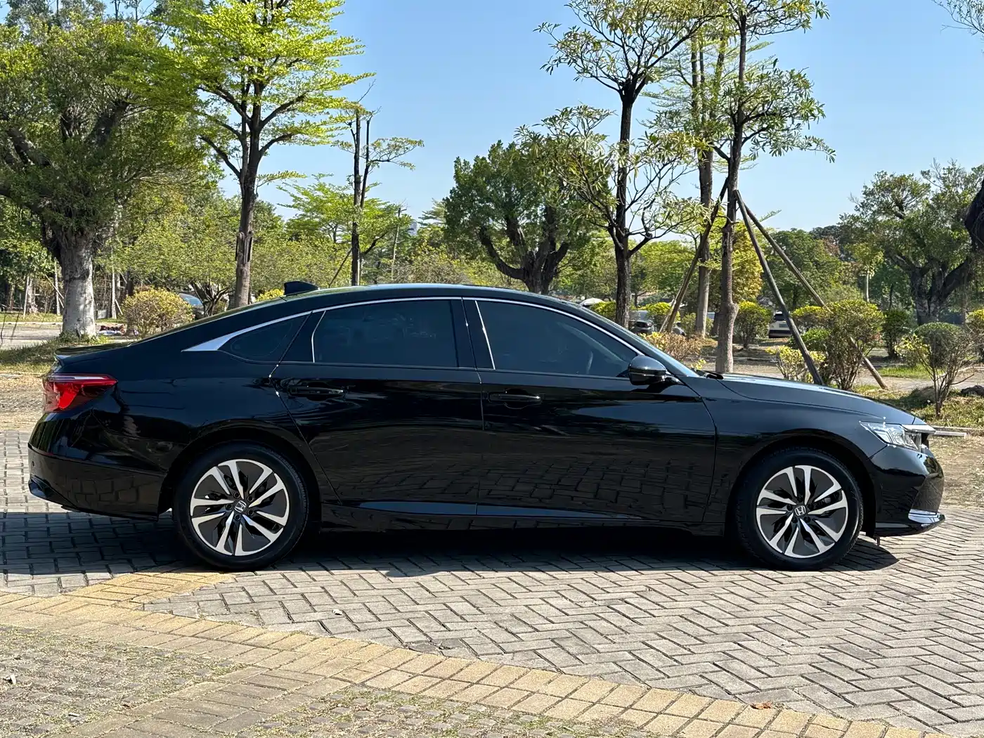 Honda Inspire 2023 2022 Sharp Hybrid 2.0L Pure Wisdom Edition
