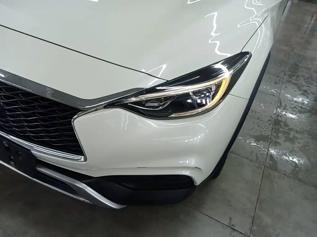 Infiniti QX30 2017 2017 Model 2.0T 4WD Fashion