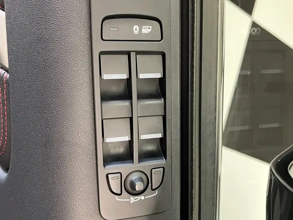 Land Rover Discovery Sport 2022 Model 249PS R-Dynamic SE Performance Tech Edition 5-Seater фото 19