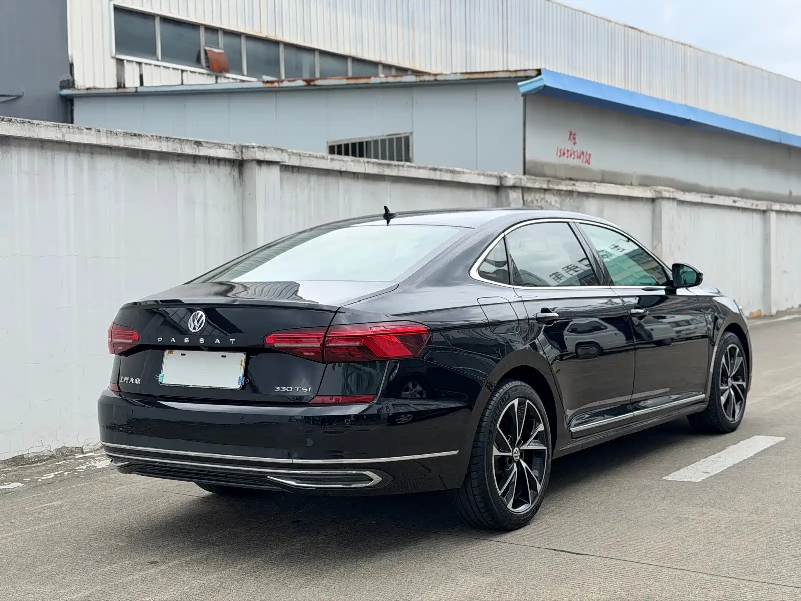 Фото 10 - Volkswagen Passat