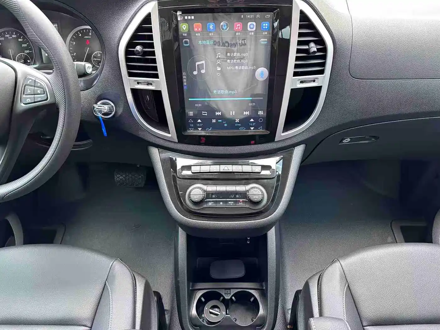 Mercedes-Benz Vito 2023 2.0T Elite 9-Seater фото 13