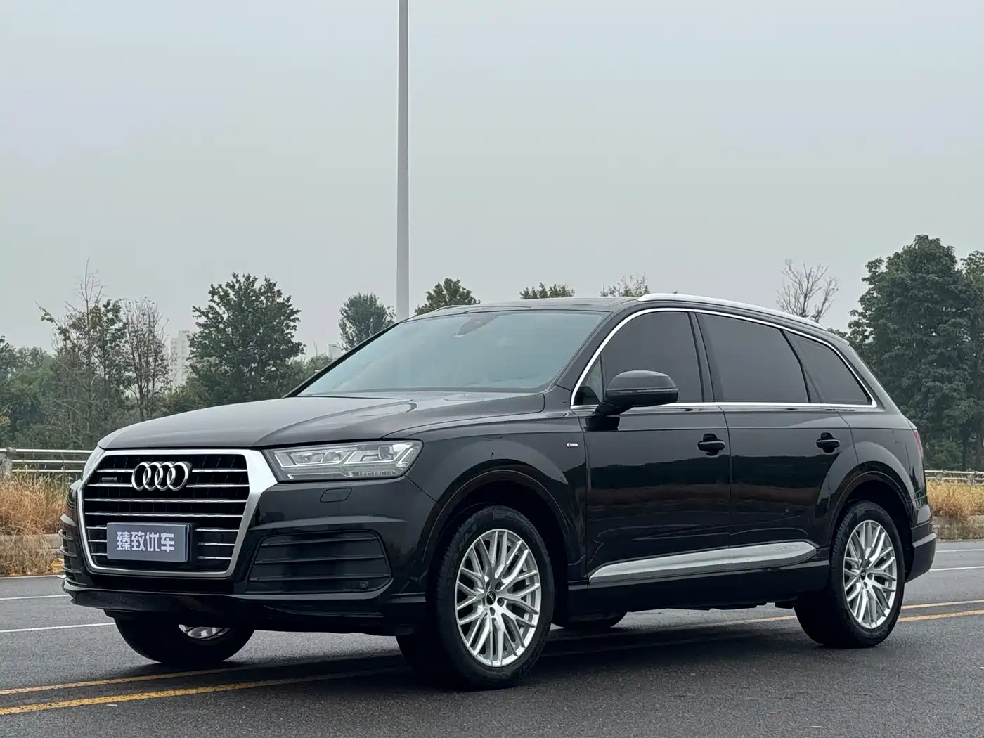 Photo 1 - Audi Q7