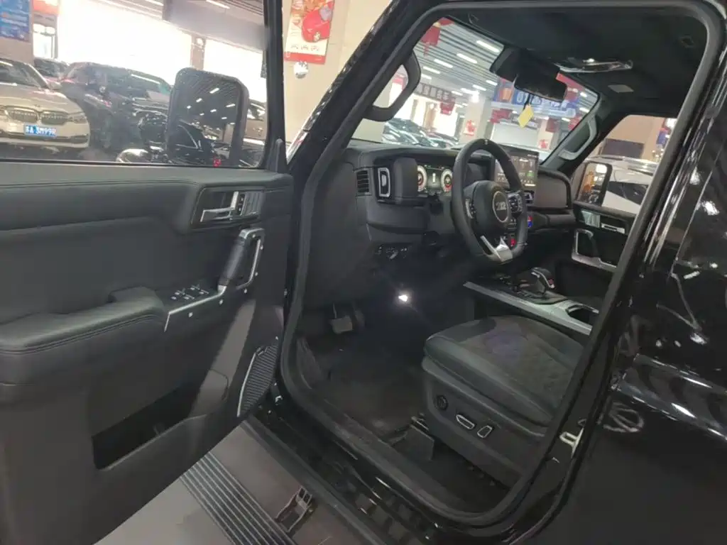 212 T01 2025 2024 2.0T Explorer