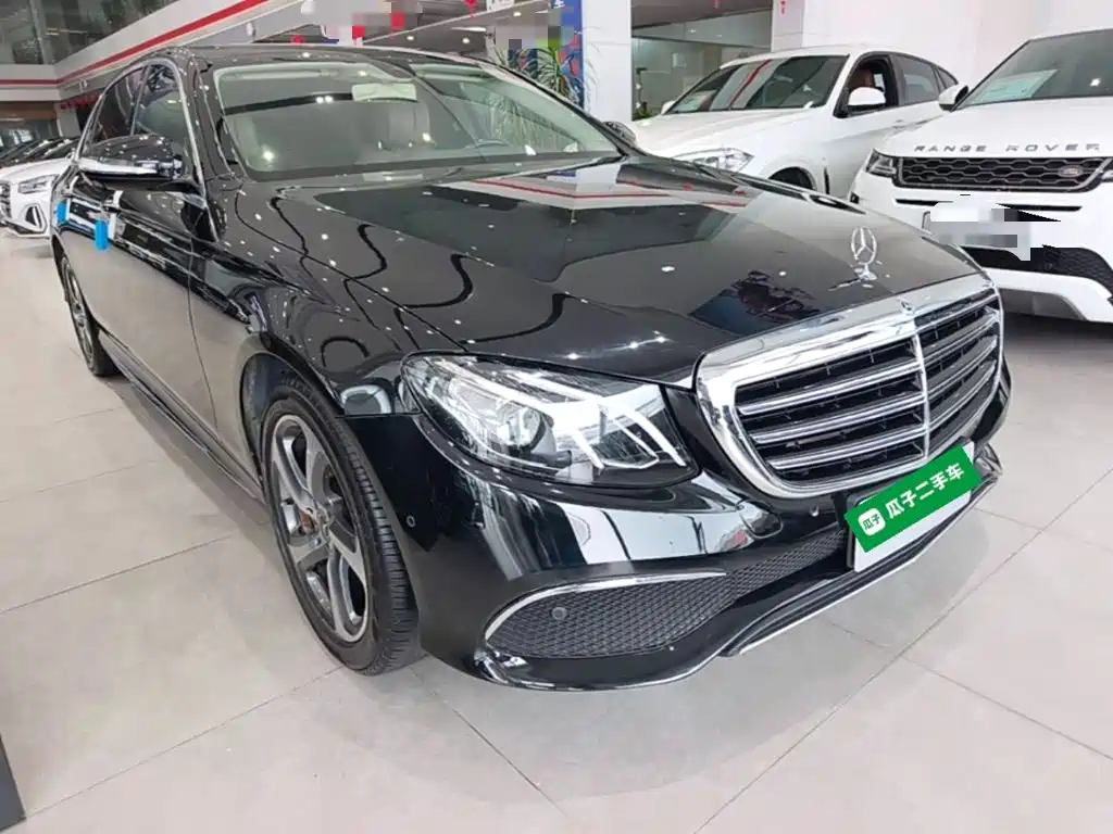 Фото 4 - Mercedes-Benz E-Class
