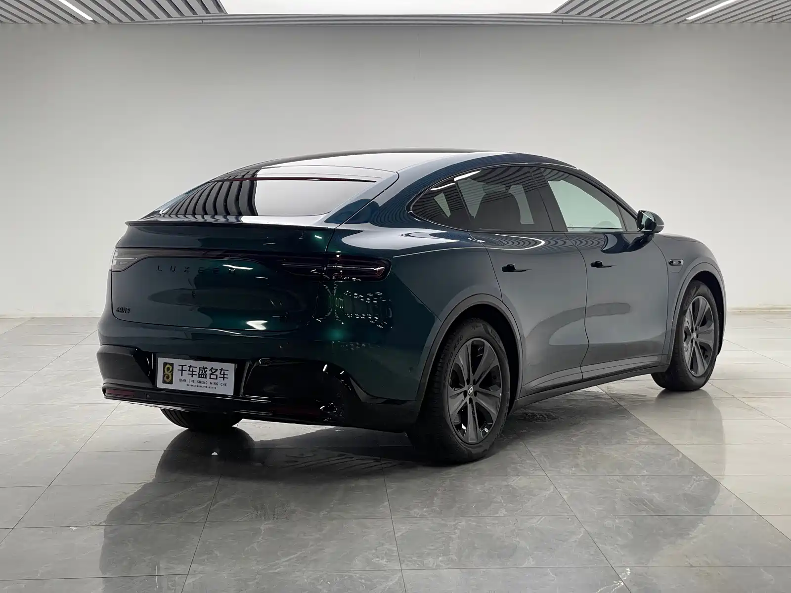 Фото 6 - Zhijie Luxeed R7
