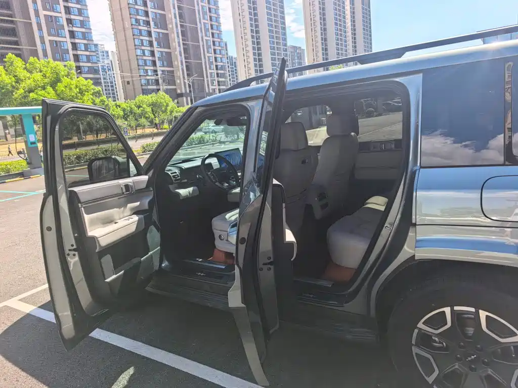 Fang Cheng Bao Titanium 7 2026 2025 200KM Front-Wheel Drive Max Edition