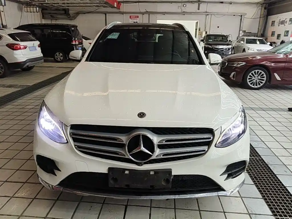 Mercedes-Benz GLC 2017 GLC 260 4MATIC Luxury фото 3
