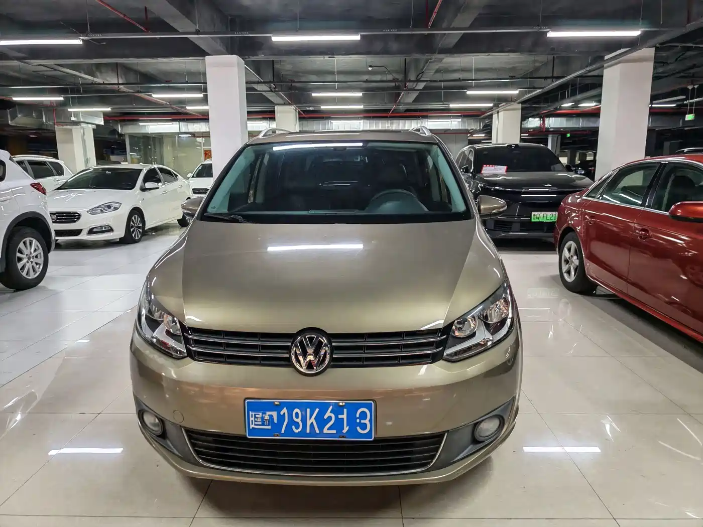 Volkswagen Touran 2015 1.4T DSG Comfort Edition 5-seater фото 3