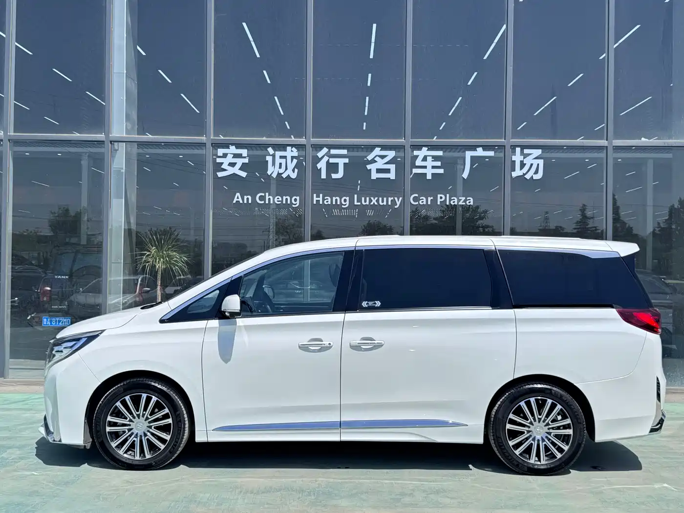 GAC Trumpchi Trumpchi M8 2021 Leading Show Series 390T Ultimate Edition фото 4