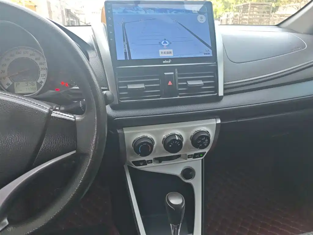 Toyota YARiS L Zhi Xuan 2015 1.5G Auto Sunroof Special Edition фото 9