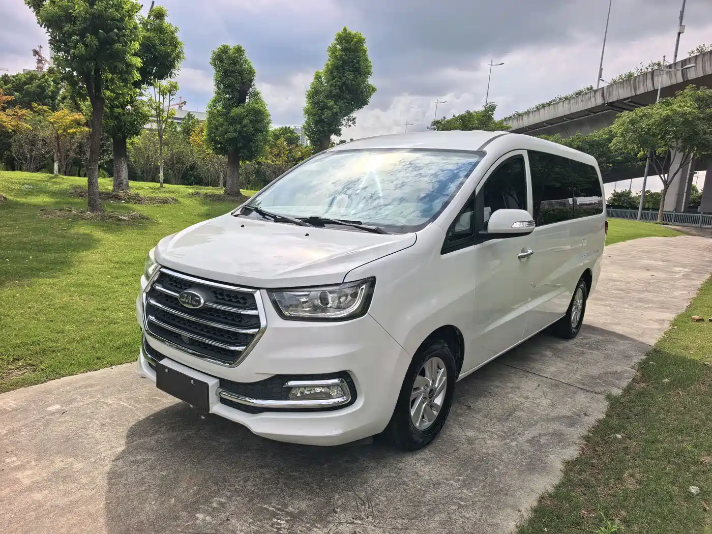 JAC Refine Refine M4 2017 2017 1.9T Diesel Manual Luxury
