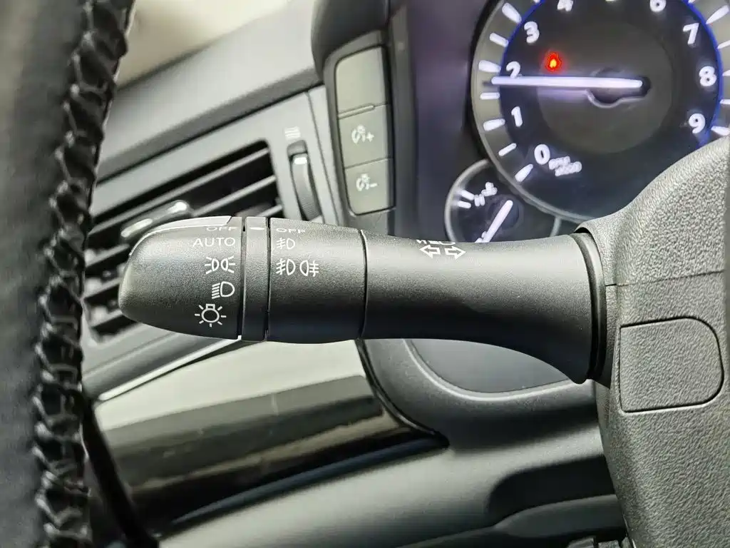 Photo 21 - Infiniti Q70