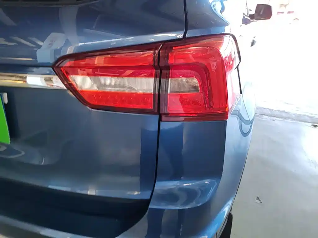 Dongfeng Fengxing Jingyi X5 2017 2017 Model 1.6L CVT Exclusive