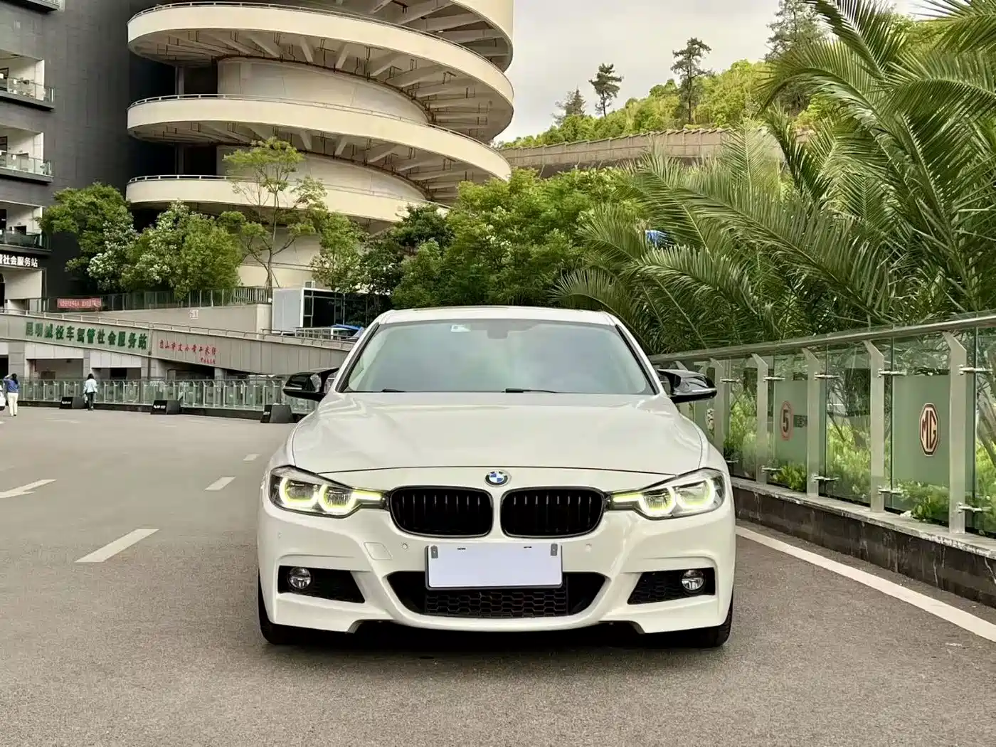 Фото 2 - BMW 3 Series