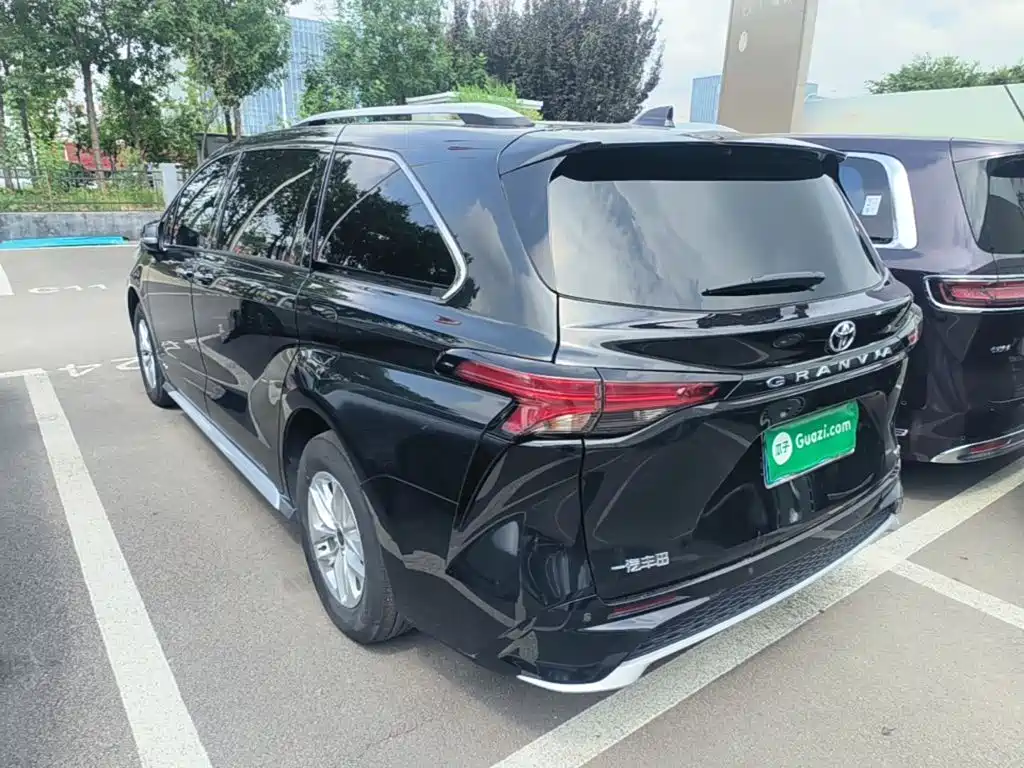 Toyota Granvia 2025 2024 2.5L Hybrid Comfort