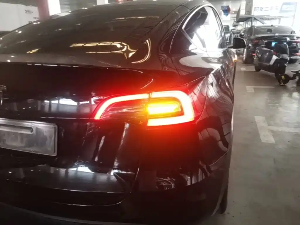 Фото 8 - Tesla Model Y